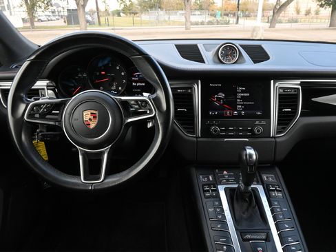 Used 2018 Porsche Macan image 9
