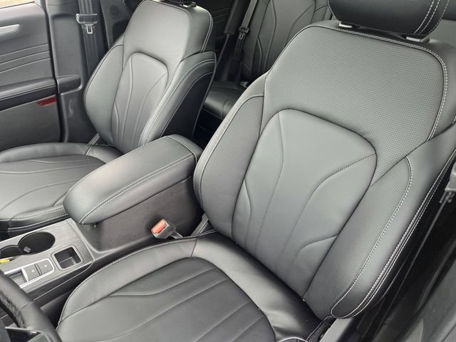 Used 2025 Ford Escape SE w/ PHEV Premium Package FWD image 10