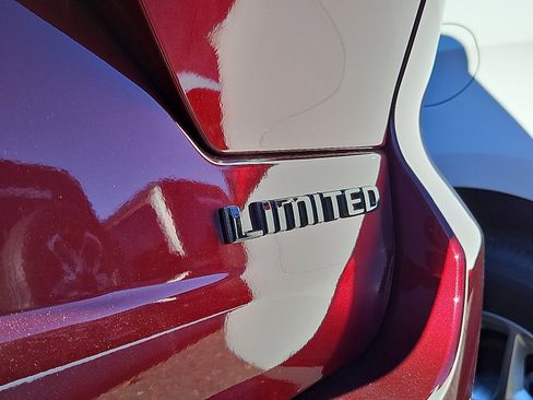 New 2025 Jeep Grand Cherokee Limited w/ Black Appearance Package image 5