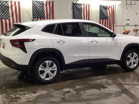 New 2026 Chevrolet Trax LS w/ Driver Confidence Package FWD image 18