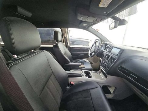 Used 2019 Dodge Grand Caravan SXT FWD image 6