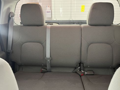 Used 2012 Nissan Frontier SV image 22