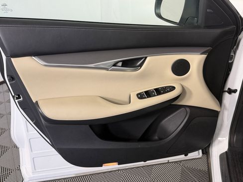 Used 2022 INFINITI QX50 Luxe FWD image 12