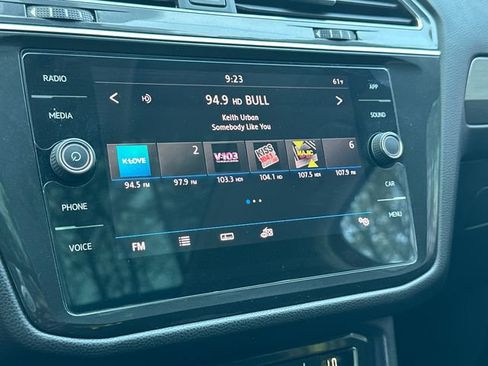 Used 2018 Volkswagen Tiguan SE w/ Panoramic Sunroof Package image 21