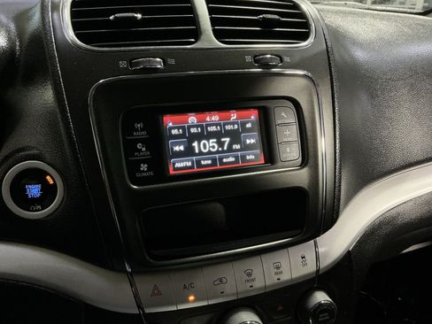 Used 2017 Dodge Journey SE w/ Flexible Seating Group FWD image 19