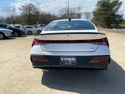 Used 2025 Hyundai Elantra SEL w/ Cargo Package image 7