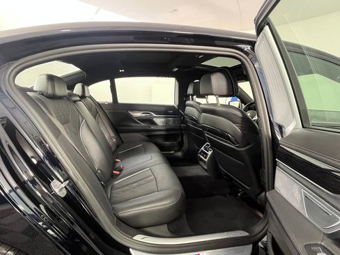 Used 2020 BMW 750i xDrive w/ Autobahn Package AWD/4WD image 17