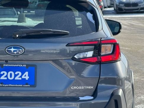 Used 2024 Subaru Crosstrek 2.0i Premium image 5