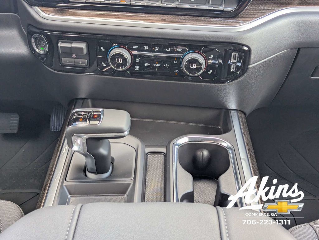New 2026 Chevrolet Silverado 1500 RST w/ Dark Appearance Package AWD/4WD image 17