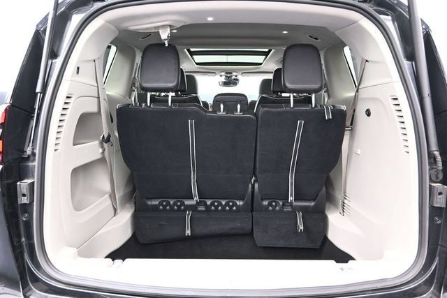 Certified 2024 Chrysler Pacifica Limited FWD image 24