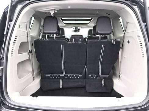 Certified 2024 Chrysler Pacifica Limited FWD image 24