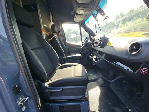 Used 2019 Mercedes-Benz Sprinter 144 image 11