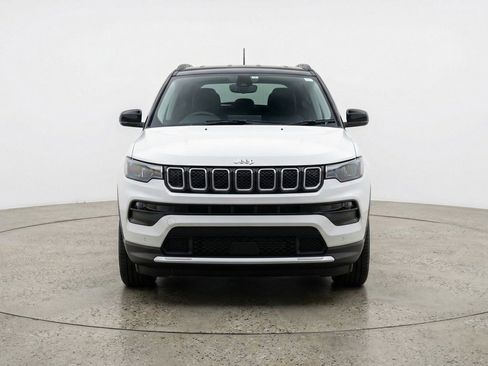 Used 2025 Jeep Compass Limited AWD/4WD image 2