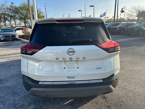 Certified 2022 Nissan Rogue SV image 6