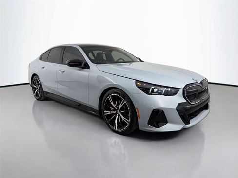 New 2026 BMW i5 w/ Executive Package AWD/4WD image 3