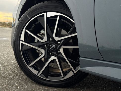 Used 2025 Nissan Sentra SR w/ SR Premium Package image 27