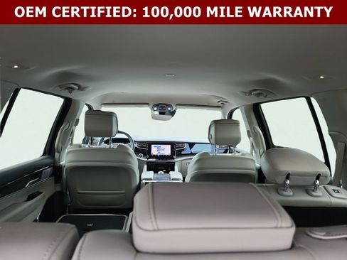 Certified 2022 Jeep Wagoneer Series II AWD/4WD image 15