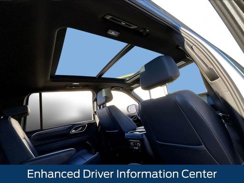 Certified 2024 Chevrolet Suburban Z71 w/ Luxury Package image 16