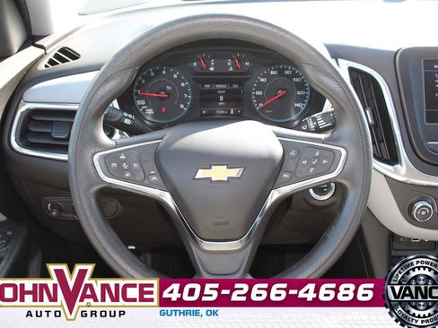 Used 2020 Chevrolet Equinox LS image 30