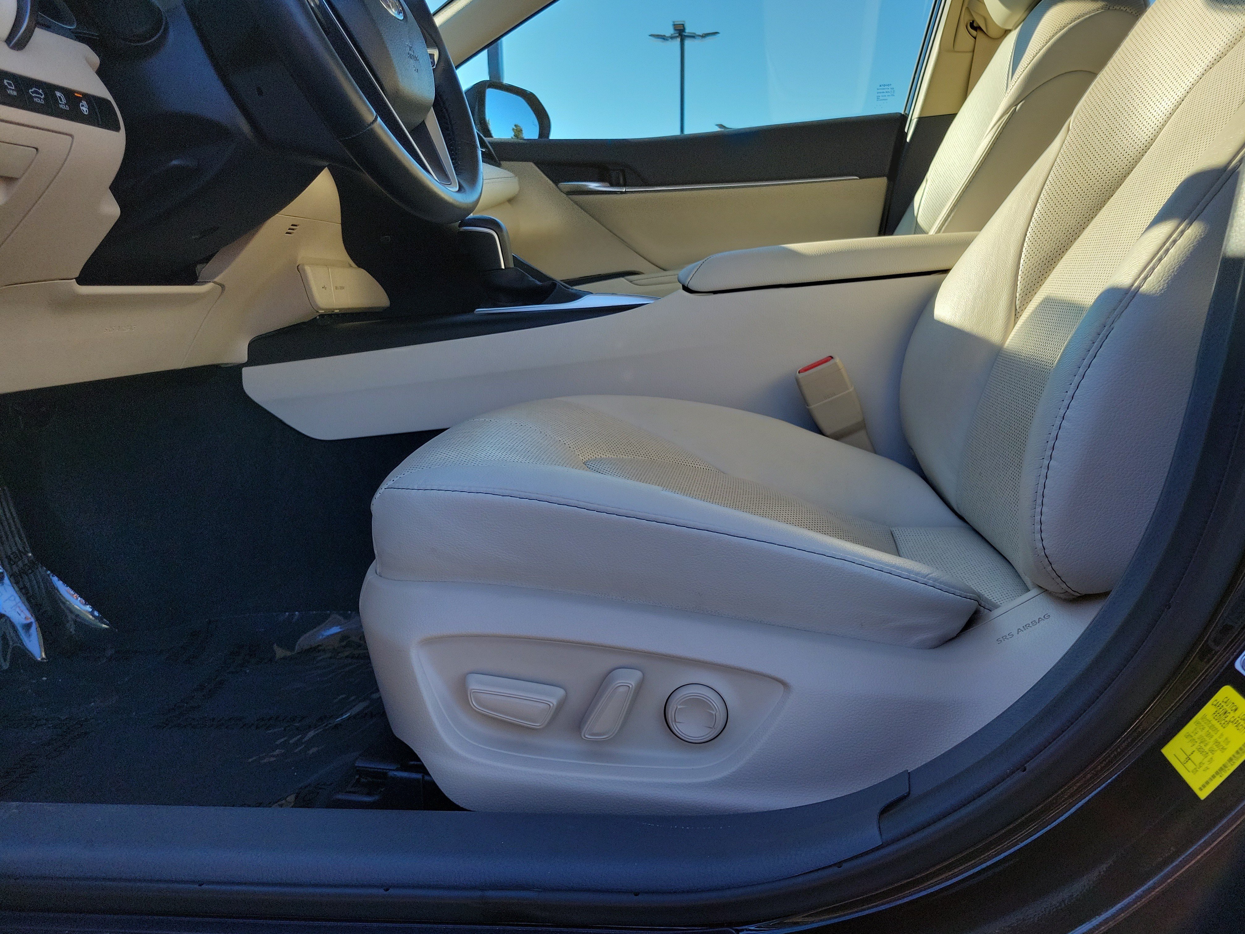 Used 2024 Toyota Camry XLE w/ Navigation Package FWD image 16