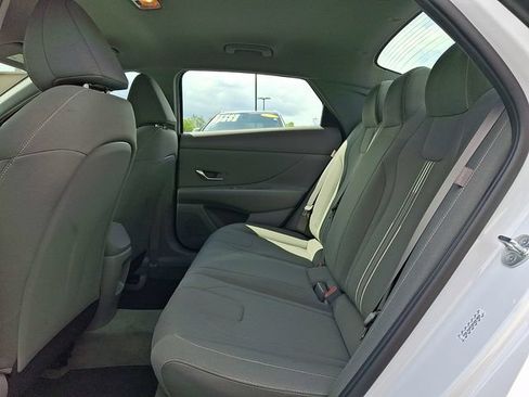 Used 2024 Hyundai Elantra SEL FWD image 10