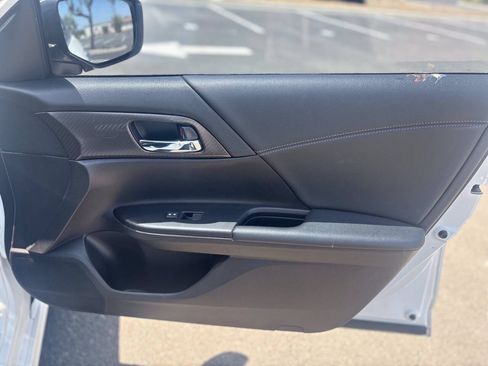 Used 2017 Honda Accord Sport image 23