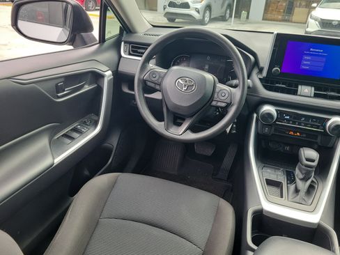 Used 2023 Toyota RAV4 LE FWD image 17