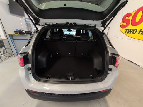 New 2026 Jeep Compass Latitude AWD/4WD image 24