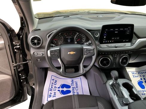 Used 2025 Chevrolet Blazer LT image 12