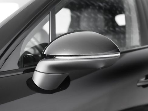 Used 2023 Porsche Cayenne image 26