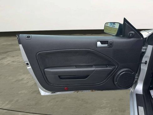 Used 2006 Ford Mustang GT RWD image 10