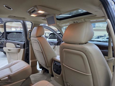 Used 2013 GMC Yukon Denali RWD image 24