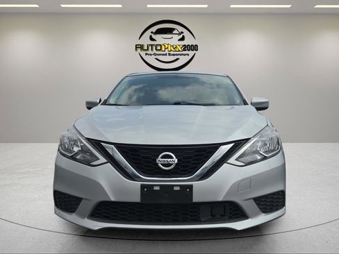 Used 2019 Nissan Sentra S w/ Appearance Package FWD image 2