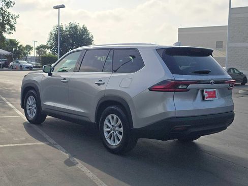 Certified 2025 Toyota Grand Highlander FWD image 5