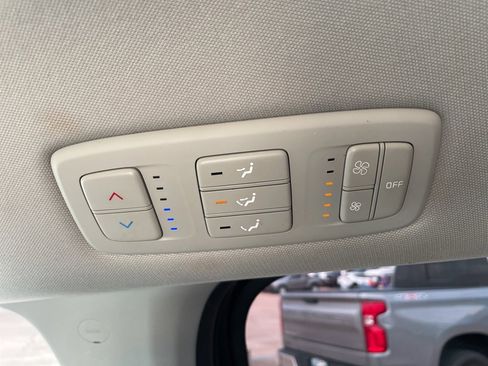 Used 2022 Kia Carnival LX image 13