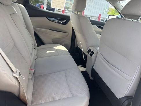 Used 2018 Nissan Rogue Sport SV AWD/4WD image 12