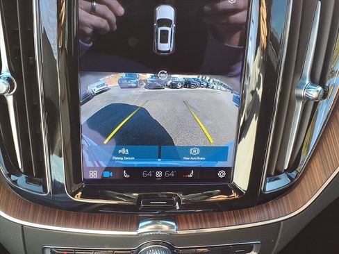 Certified 2023 Volvo XC60 B5 Plus w/ Protection Package Premier image 21