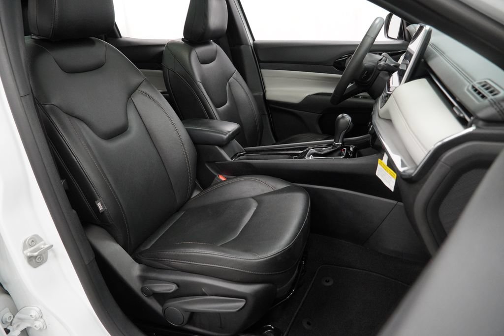 Certified 2024 Jeep Compass Limited w/ Sun and Sound Group AWD/4WD image 49