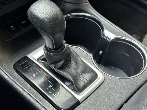 Used 2018 Toyota Highlander LE image 24