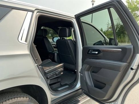 Used 2025 Chevrolet Tahoe Premier AWD/4WD image 21