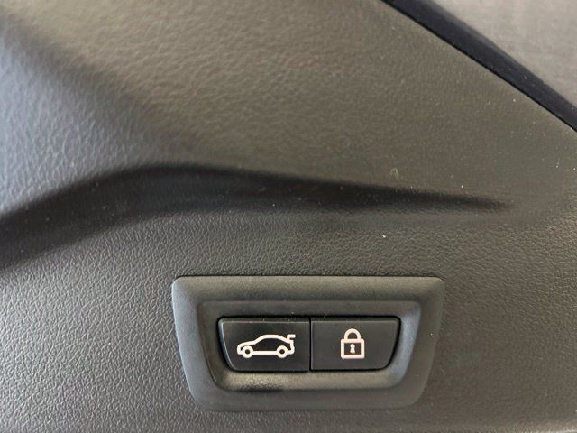 Used 2019 BMW X5 xDrive40i w/ Convenience Package AWD/4WD image 32