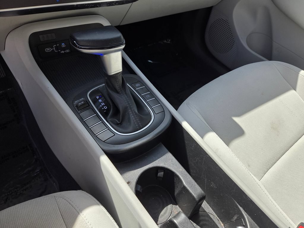 Used 2024 Hyundai Kona SEL FWD image 25