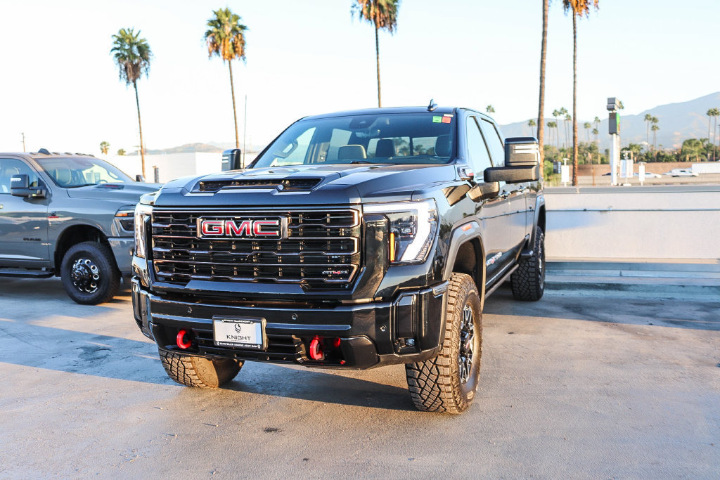 Used 2026 GMC Sierra 2500 AT4X AWD/4WD image 4