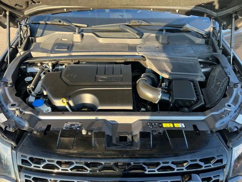 Used 2019 Land Rover Discovery Sport SE image 29