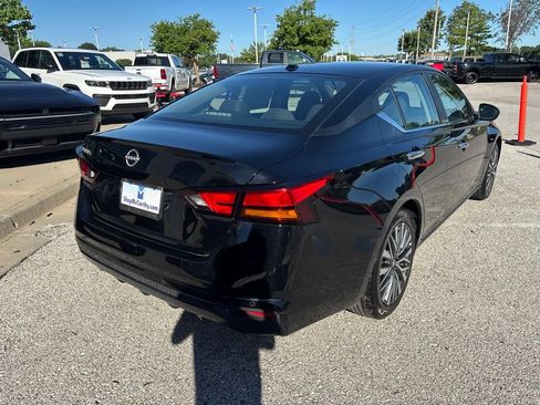 Used 2025 Nissan Altima 2.5 SV FWD image 25