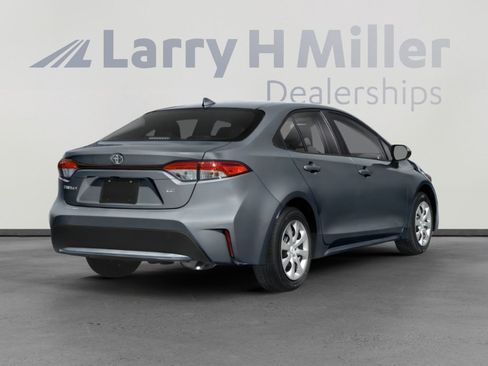 Used 2021 Toyota Corolla LE image 2