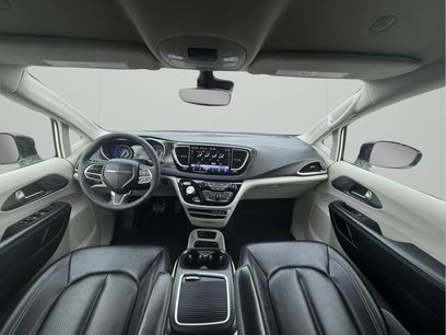 Used 2024 Chrysler Pacifica Touring-L