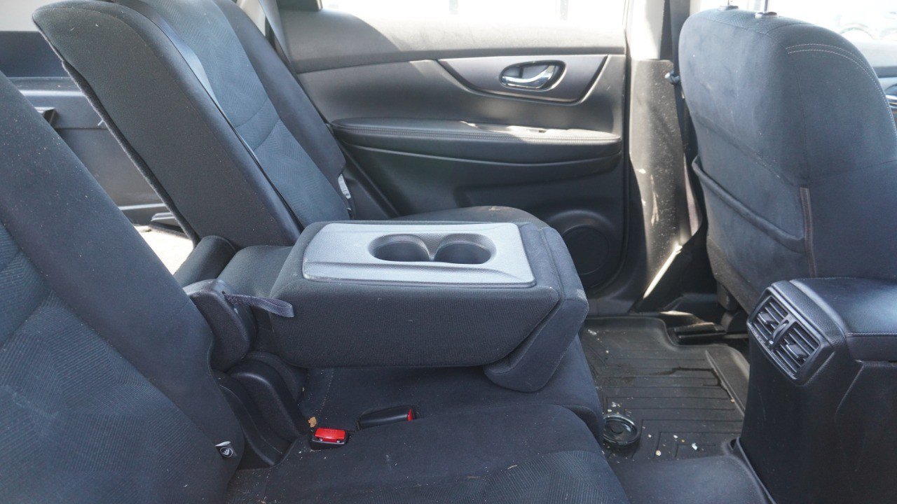 Used 2016 Nissan Rogue S FWD image 12