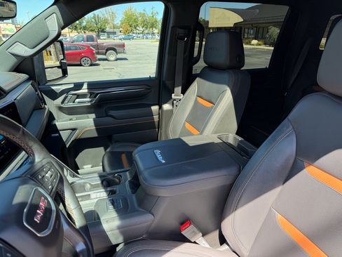 Used 2024 GMC Sierra 3500 AT4 w/ AT4 Premium Plus Package AWD/4WD image 17