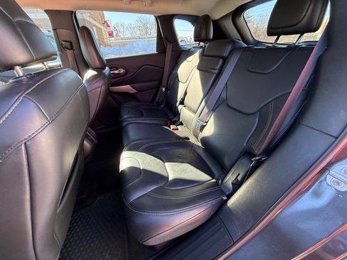 Used 2017 Jeep Cherokee Latitude w/ True North Edition image 9